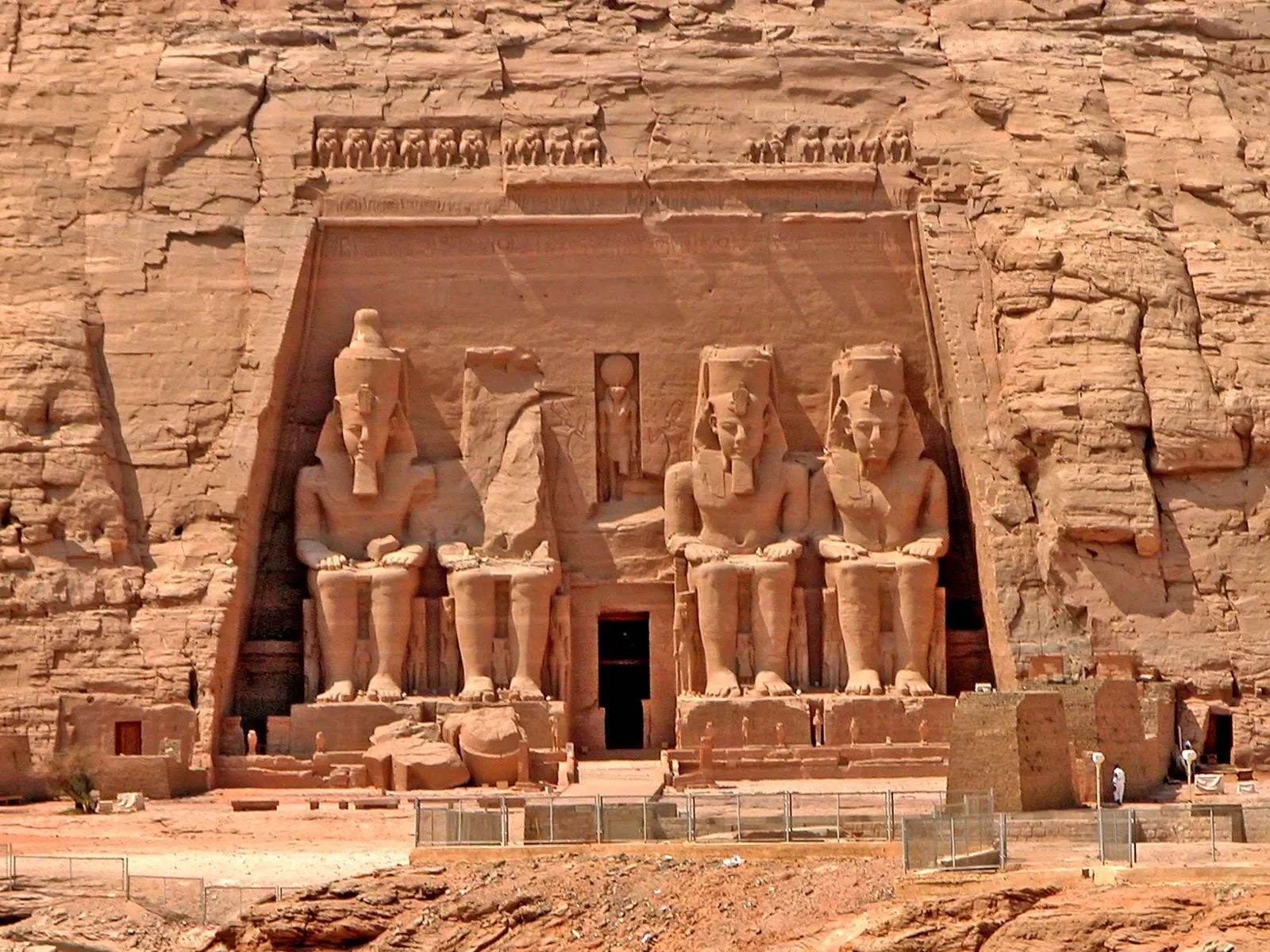 Image of entrance to Abu Simbel.