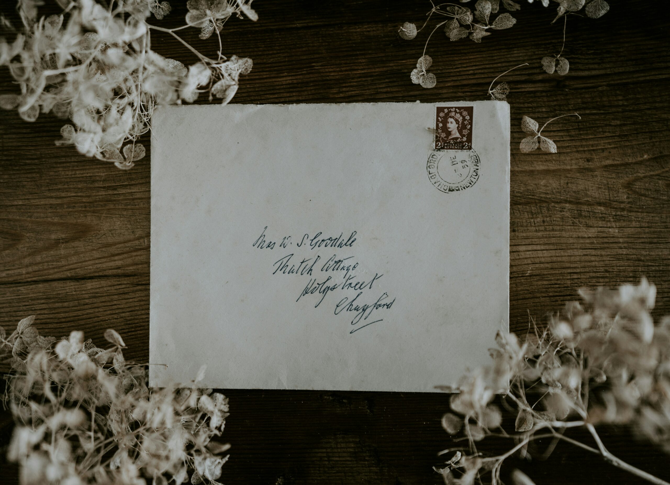 To Hand-Write or To Type?