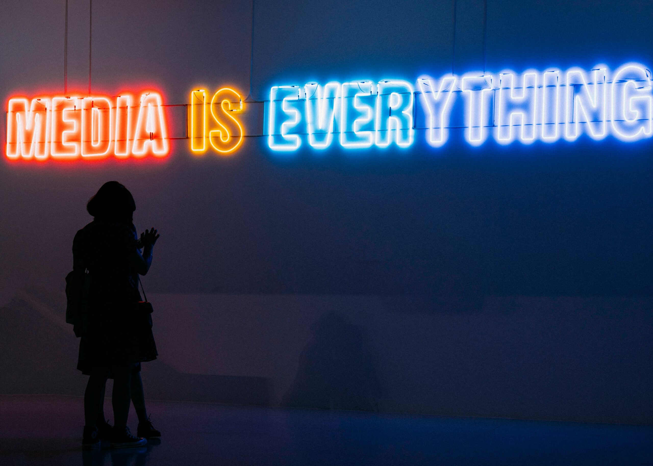 Digital Connectivity Effects: The Invisible Message